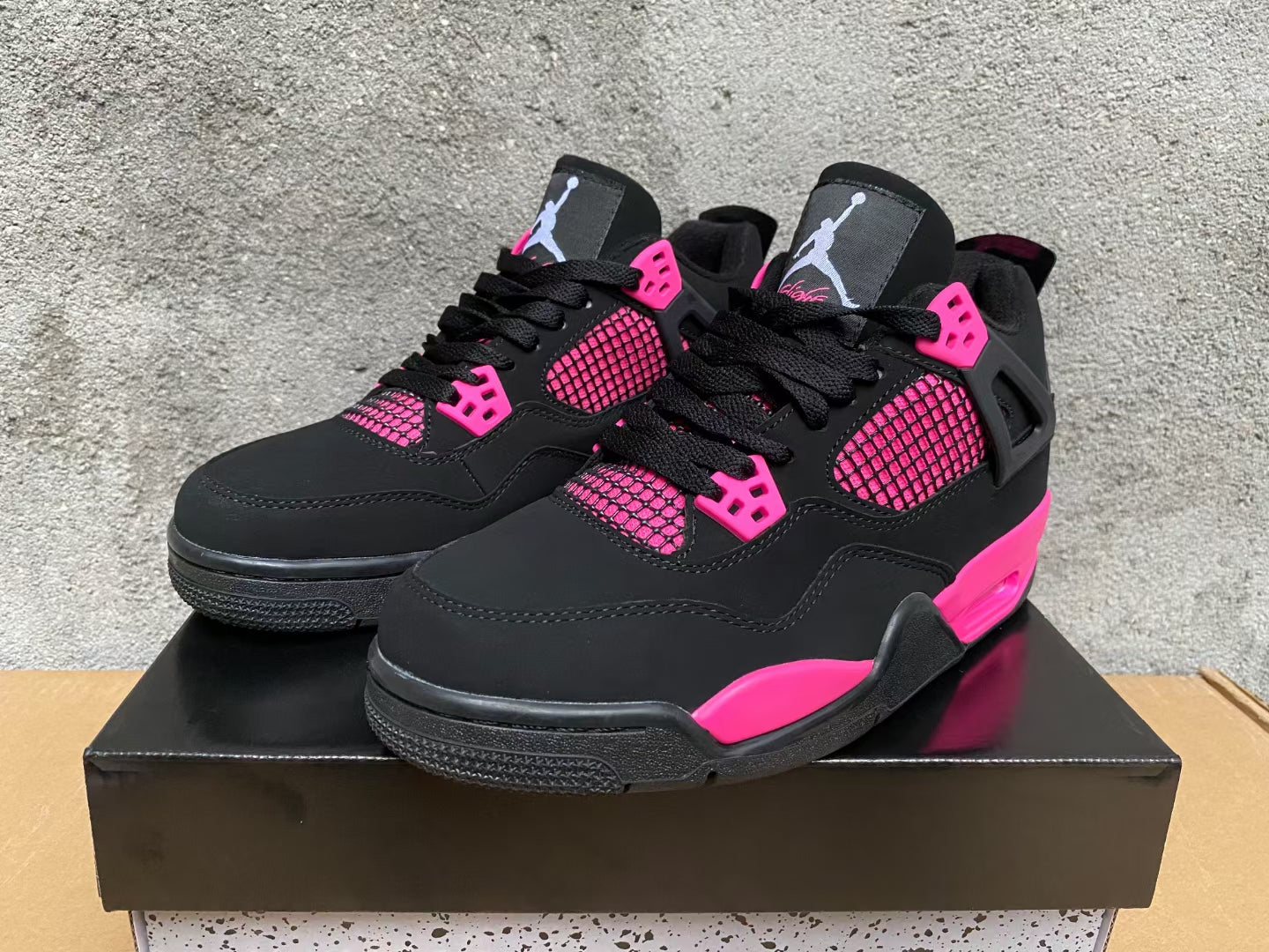 AIR JORDAN 4
