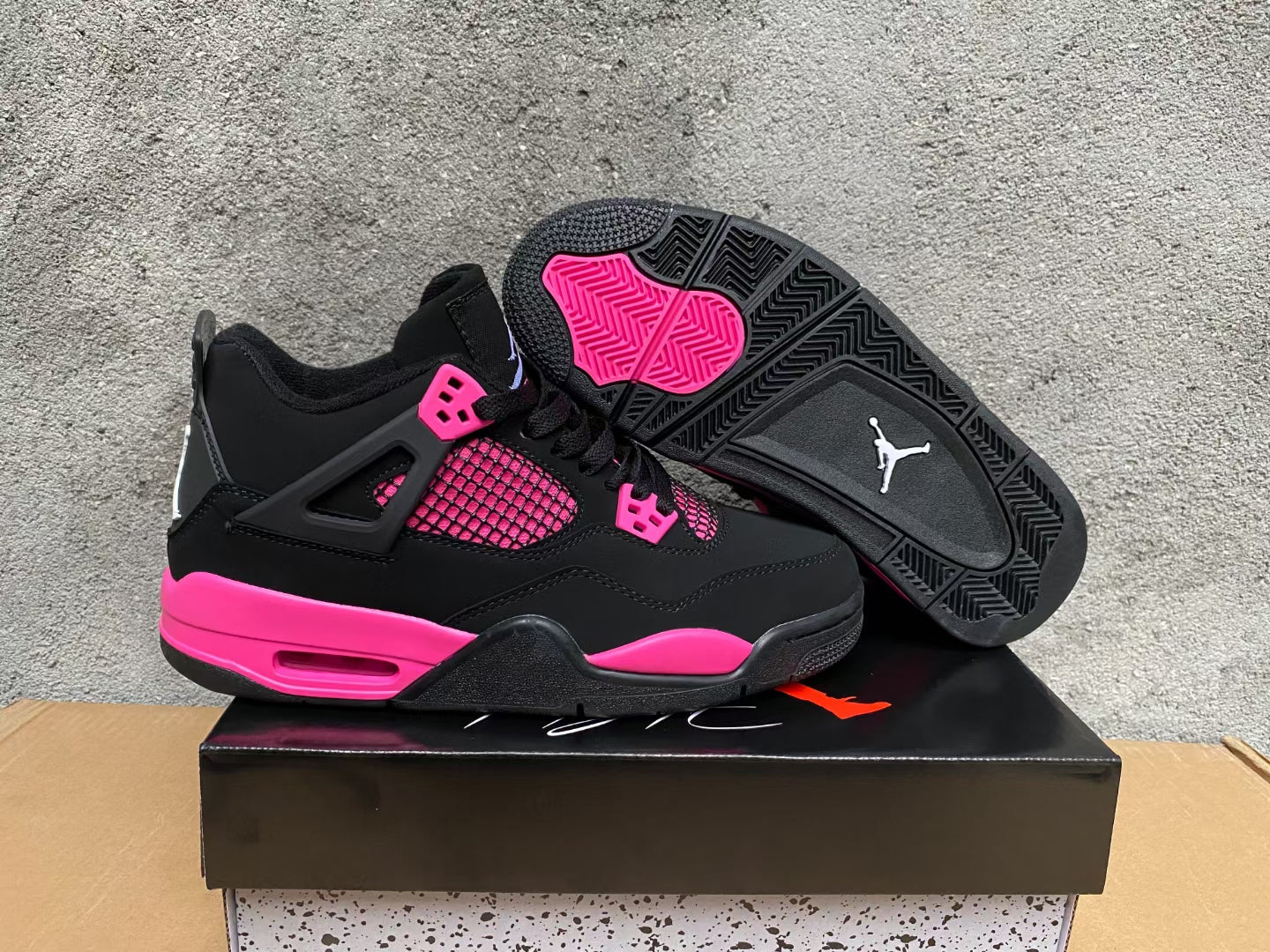AIR JORDAN 4